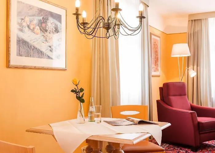 亚米纽斯酒店 4*